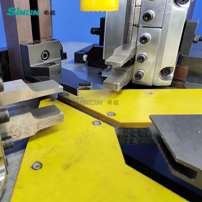 Corner Crimping Machine For Aluminum Window And Door